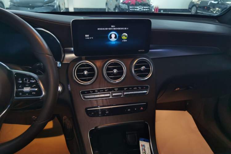 Used Mercedes-Benz GLC 2020 Facelift GLC 300 L 4MATIC Dynamic Edition
