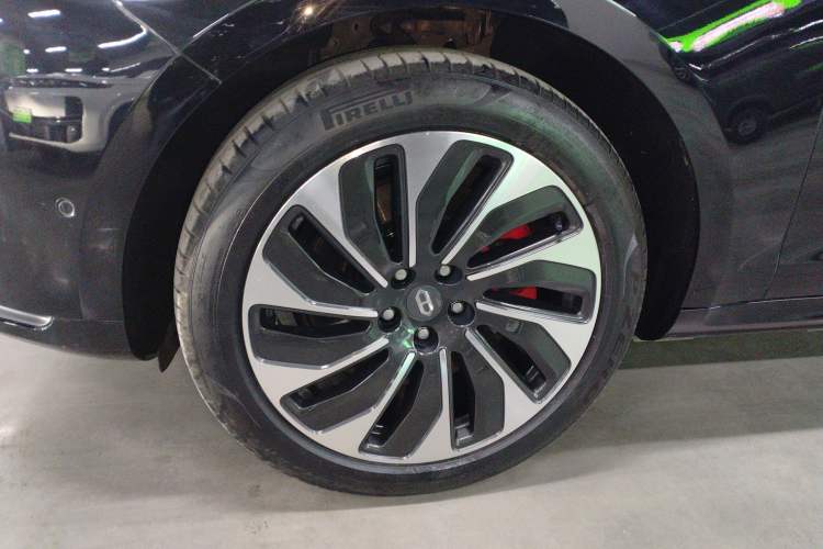 Used Hima AITO M5 2022 Extended-Range Four-Wheel Drive Performance Version
