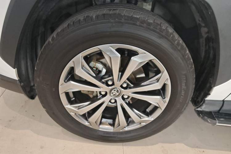 Used Toyota RAV4 2023 2.0L CVT Two-Wheel Drive Fashion Plus Edition
