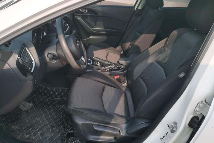 Used Mazda Mazda 3 Axela 2016 Sedan 1.5L Automatic Luxury Model
