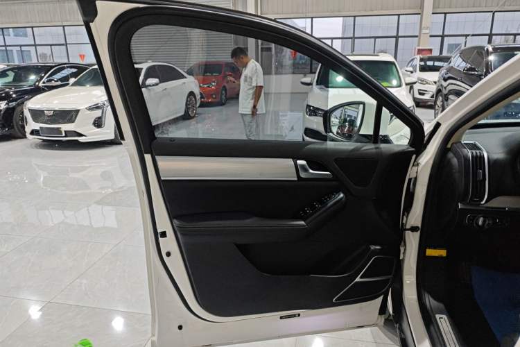 Used BYD Tang 2018 2.0T Automatic Smart Connect Prestige 7-Seater China V Standard
