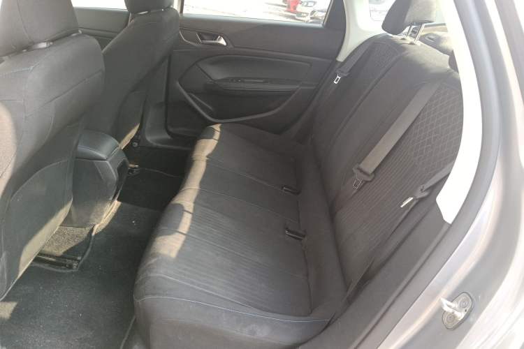 Used Peugeot 308 2016 1.6L Manual Fashion Edition
