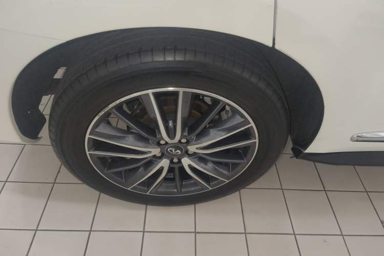 Used Infiniti QX60 2016 2.5 S/C Hybrid Two-Wheel-Drive Excellence Edition China V Standard