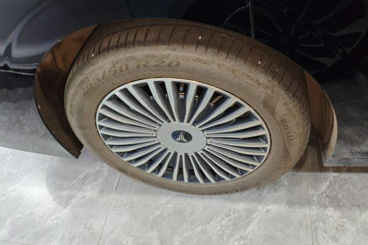 Used VOYAH Dream 2025 PHEV Four-Wheel Drive Prestige Kunpeng Edition
