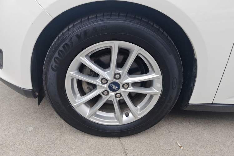 Used Ford Focus 2018 Sedan Classic 1.6L Automatic Trendy SmartDrive Edition
