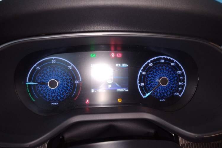 Used Hongqi E-QM5 2023 Base Travel Edition
