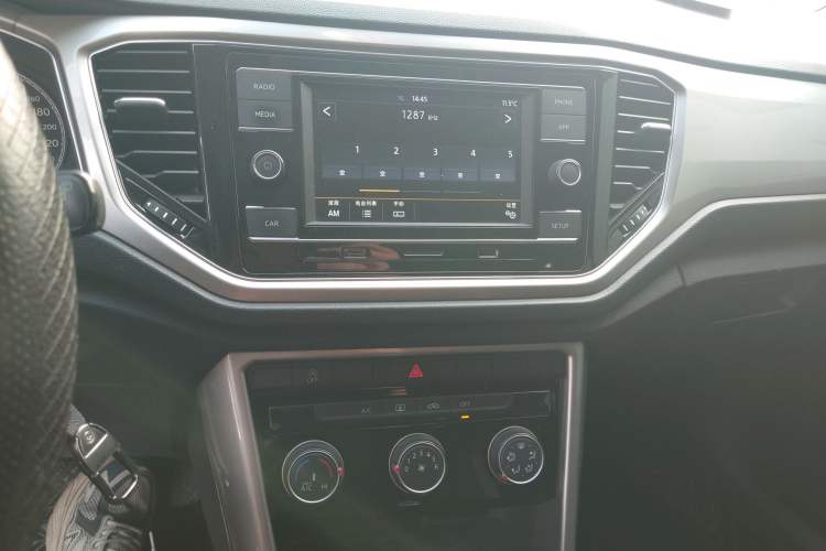 Used Volkswagen T-ROC 2019 230TSI DSG Two-Wheel-Drive Advanced Version China VI Standard
