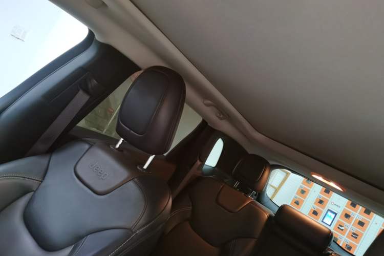 Used  Cherokee 2016 2.4L Leading Edition