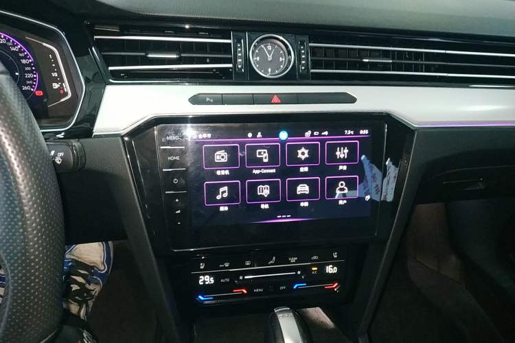 Used Volkswagen Magotan 2023 2 Million Units Commemorative Edition 330TSI DSG Luxury Version