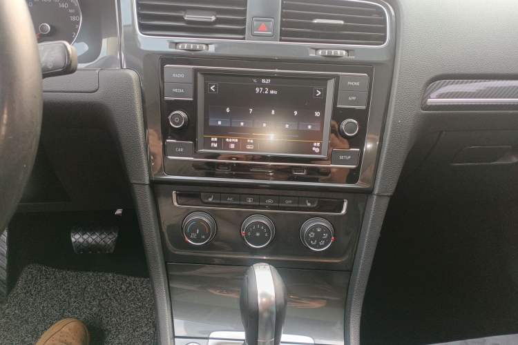 Used Volkswagen Golf 2018 230TSI Automatic Luxury Version
