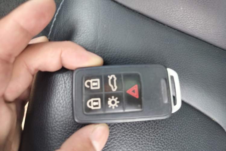 Used Volvo XC60 2017 T5 AWD Smart Upgrade Edition
