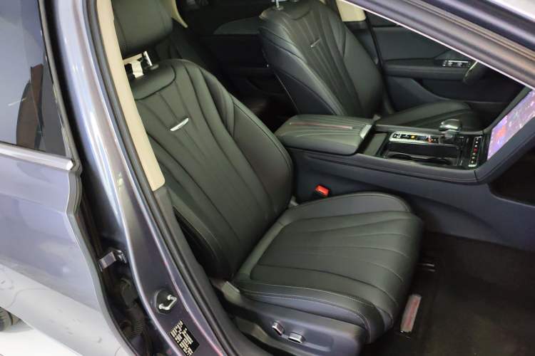 Used Hongqi H5 2023 2.0T Automatic Smart Connect Flagship Edition
