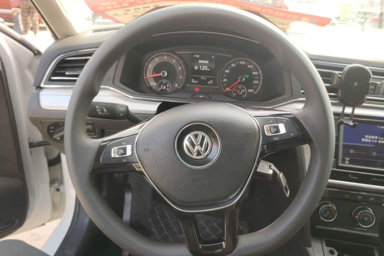 Used Volkswagen Lamando 2019 230TSI DSG Fashion Edition China V Standard