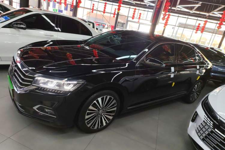 Used Volkswagen Passat 2019 330TSI Luxury Edition China VI Standard
