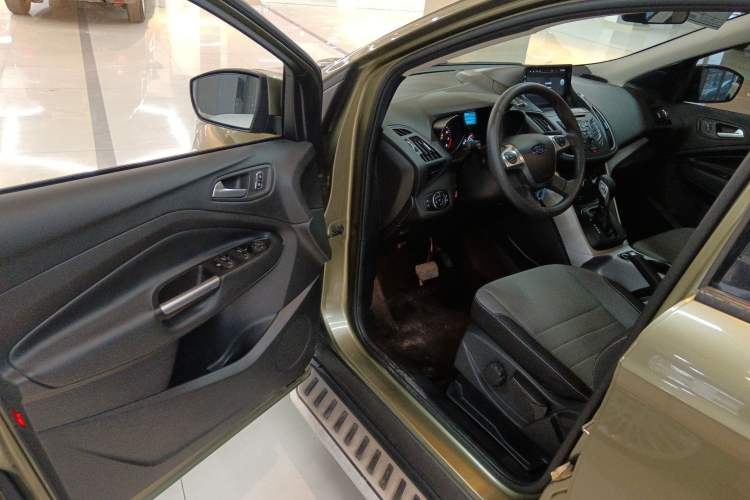 Used Ford Kuga 2013 1.6L GTDi Two-Wheel-Drive Comfort Model
