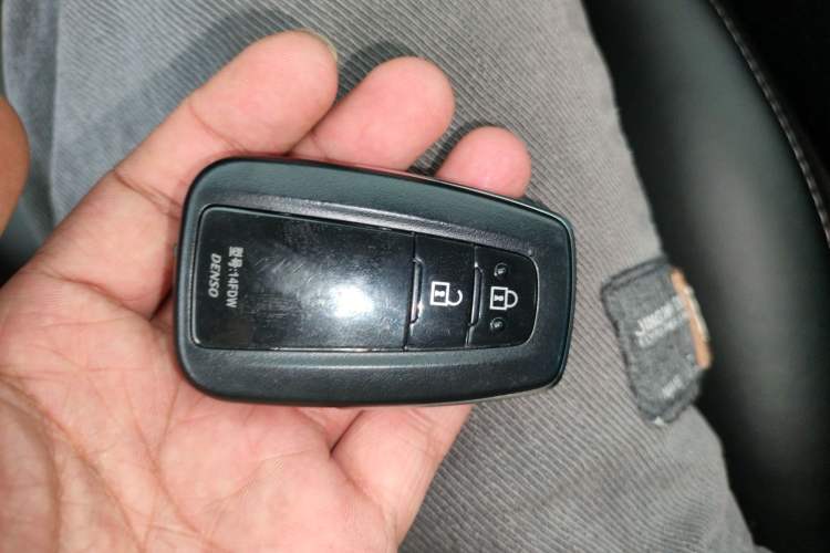 Used Toyota Highlander 2022 Dual-Engine 2.5L Two-Wheel Drive Elite Edition 5 Seats