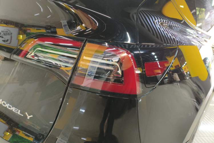 Used Tesla Model Y 2023 Long-Range All-Wheel-Drive Version
