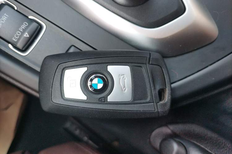 TDK.VehicleDetails.img