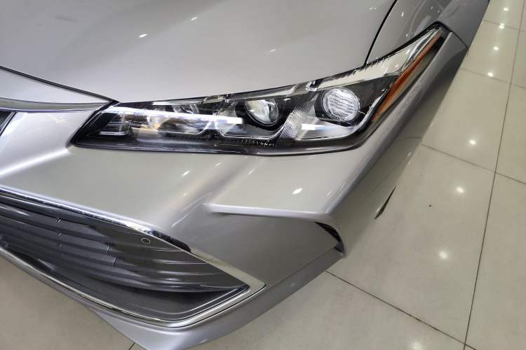Used Toyota Avalon 2019 Dual-Engine 2.5L XLE Prestige Version China VI Standard