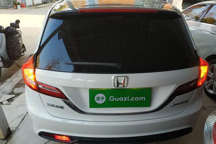 Used Honda Jade 2014 1.8L Automatic Comfort Elite Version 5 Seats
