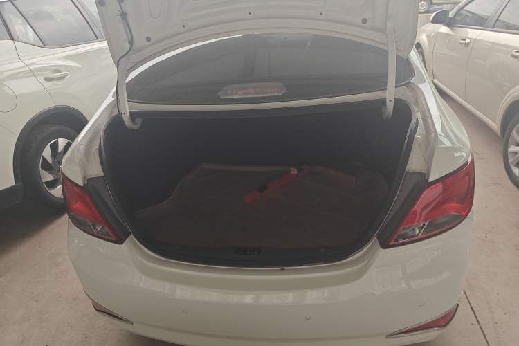 Used Hyundai Verna 2014 1.4L Manual Smart GLS Trim
