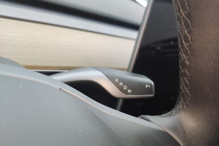 Used Tesla Model Y 2022 Long-Range All-Wheel-Drive Version