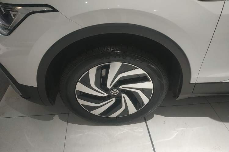 Used Volkswagen Tiguan L 2024 300TSI Automatic Two-Wheel Drive Smart Edition
