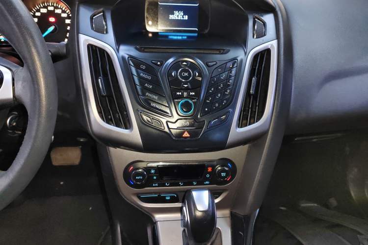 Used Ford Focus 2012 Sedan 1.6L Automatic Fashion Edition