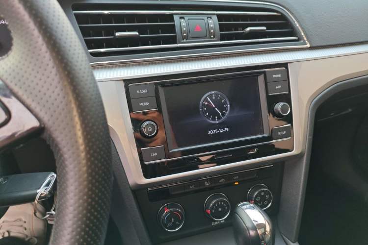 Used Volkswagen Lamando 2019 230TSI DSG Fashion Edition China VI
