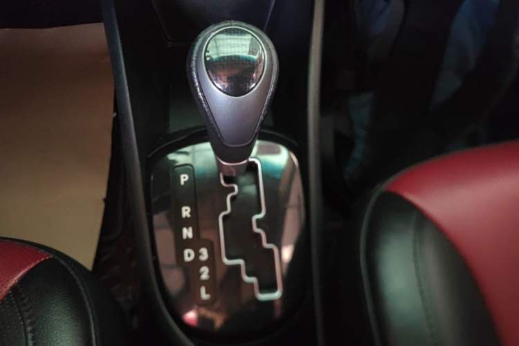 Used Kia K2 2015 Hatchback 1.4L AT GLS Cool Edition