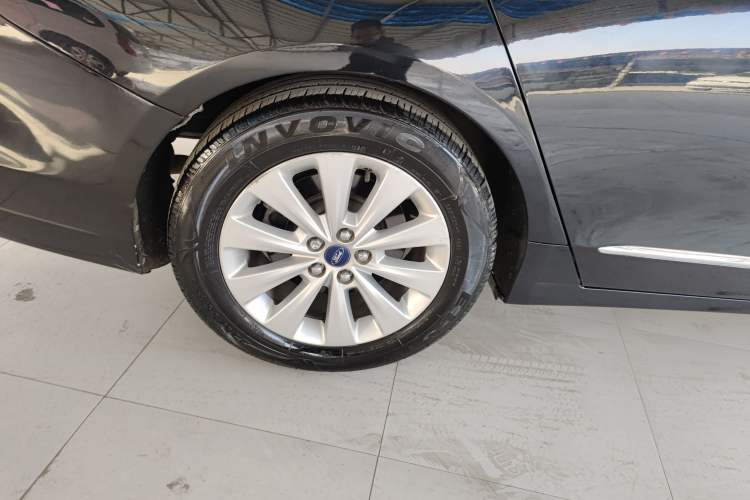 Used Ford Taurus 2017 EcoBoost 180 Luxury Model
