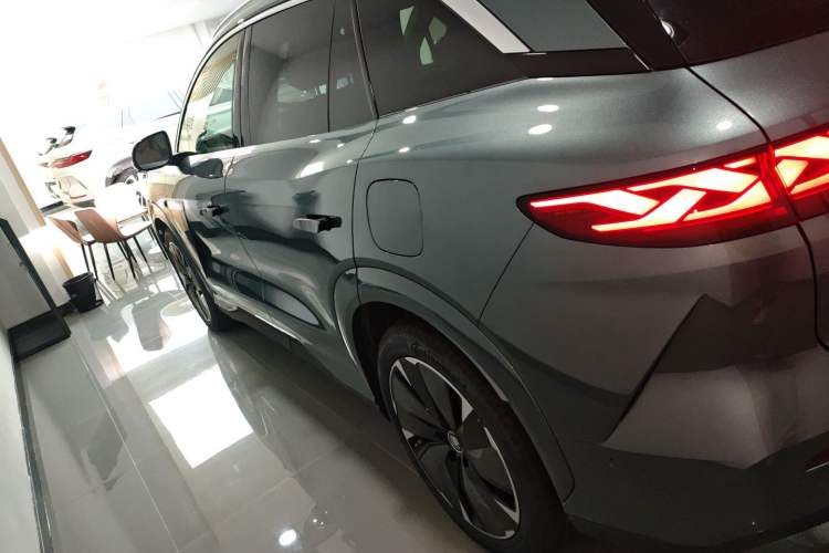 Used BYD Tang L 2025 DM 175KM Drone Player Edition
