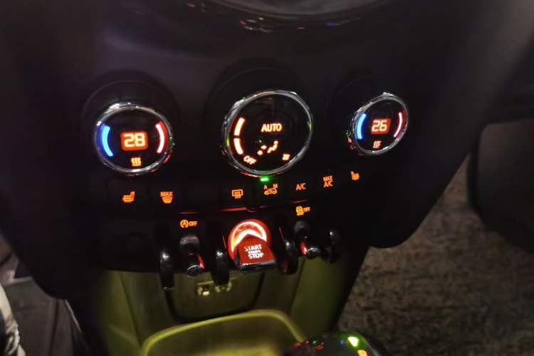 Used  MINI 2015 1.5T COOPER Excitement Five-Door Edition