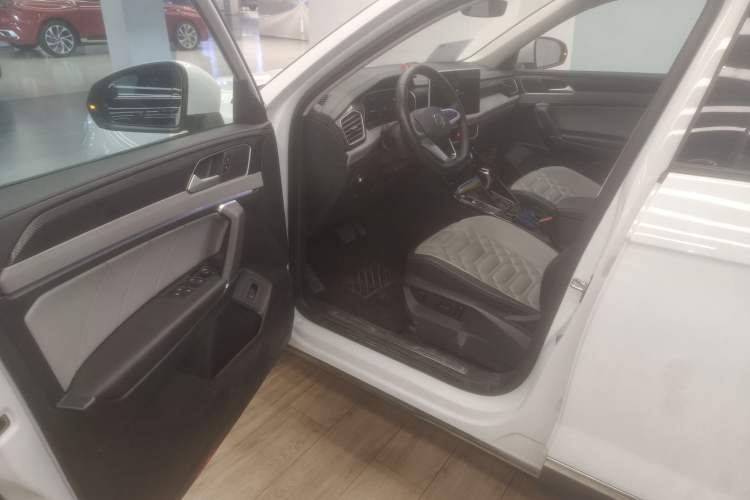 Used Volkswagen Tayron 2023 300TSI Two-Wheel-Drive Luxury Plus Advanced Edition
