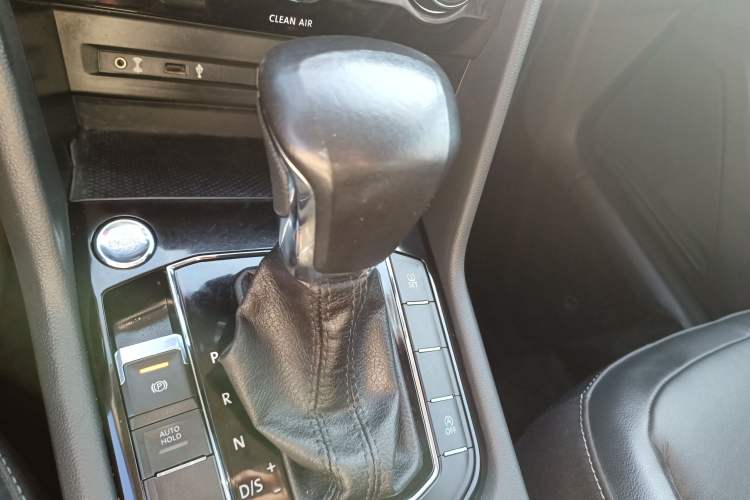 Used Volkswagen Tiguan L 2017 330TSI Automatic Two-Wheel Drive Luxury Edition
