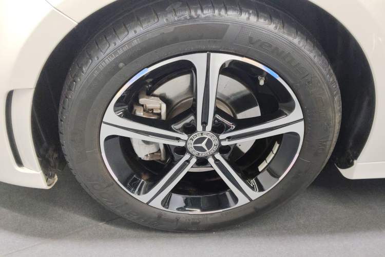 Used Mercedes-Benz A-Class 2022 Revised Version A 200 L Sport Sedan Fashionable Style