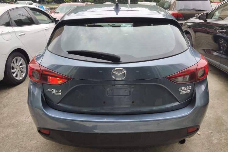 Used Mazda Mazda 3 Axela 2014 Hatchback 1.5L Automatic Luxury Model
