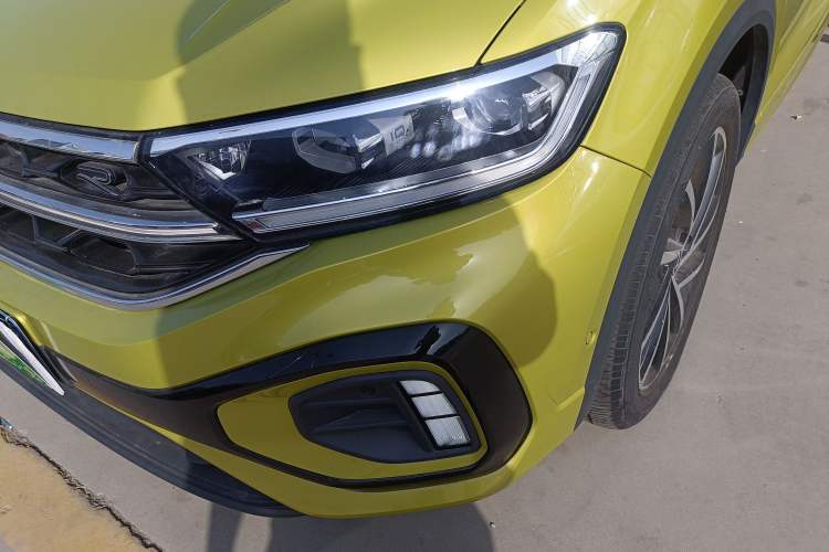 Used Volkswagen T-ROC 2023 300TSI DSG Two-Wheel Drive Starlight Edition
