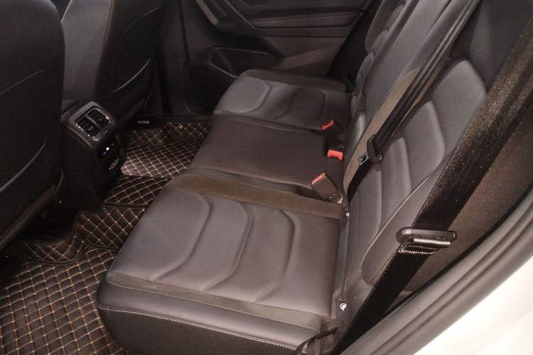 Used Volkswagen Tiguan L 2020 330TSI Automatic Two-Wheel Drive Panoramic Comfort Edition China VI Standard
