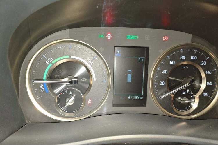 Used Toyota Alphard 2021 Dual-Engine 2.5L Luxury Edition
