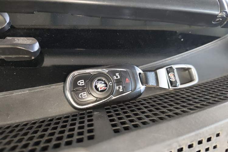 Used Buick GL8 2022 ES Landtrek 653T Luxury Edition
