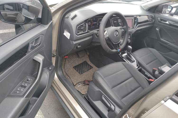 Used Volkswagen T-ROC 2020 280TSI DSG Two-Wheel Drive Comfort Version