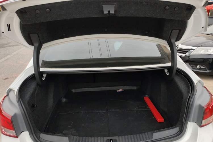 Used Buick Verano 2019 Sedan 20T Dual-Clutch Leading Model
