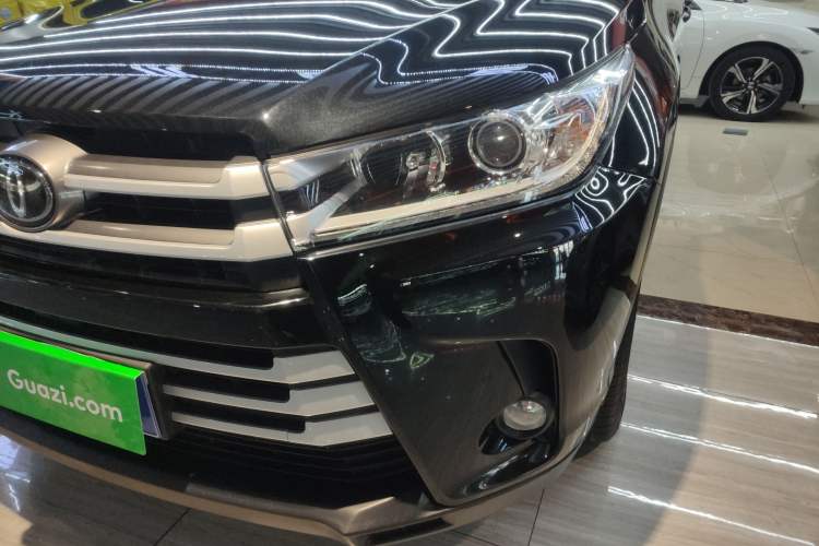 Used Toyota Highlander 2018 2.0T Four-Wheel Drive Luxury Edition 7 Seats China V Emission Standard

