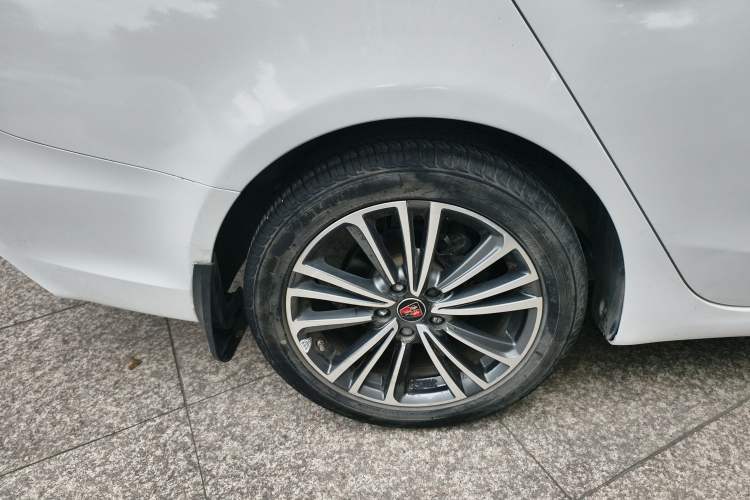Used Roewe i6 2019 PLUS 1.6L CVT 4G Connected Flagship Deluxe Edition
