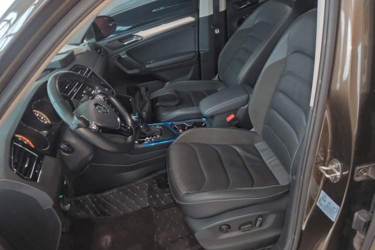 Used Volkswagen Tiguan L 2020 330TSI Automatic Two-Wheel Drive Smart Luxury Edition China VI Standard
