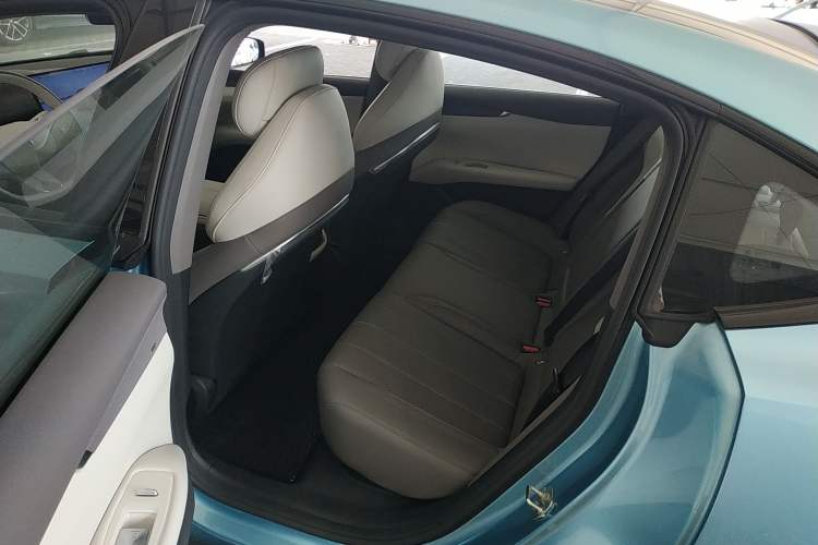 Used  L07 2025 230 Ultra Qiankun Intelligent Driving ADS SE Range-Extended Version
