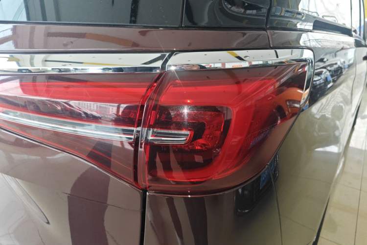 Used Buick GL8 2022 ES Landtrek 653T Luxury Edition
