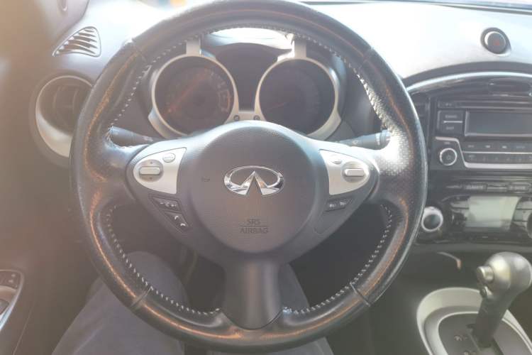 Used Infiniti ESQ 2014 1.6L Spontaneous Edition
