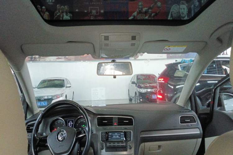 Used Volkswagen Golf 2015 1.6L Automatic Comfort Model
